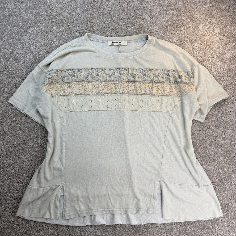 Three Bird Nest Shirt Womens M Gray Floral Embroidered Tunic Short Sleeve Top